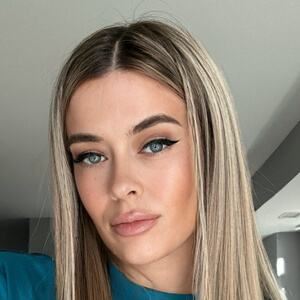 Leah Revelle Headshot 3 of 6