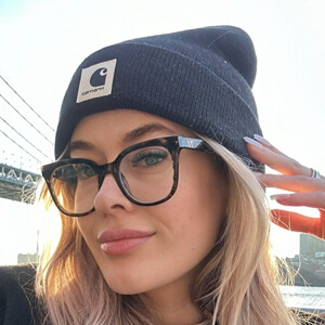 Leah Revelle Headshot 4 of 6