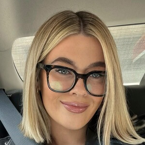 Leah Revelle Headshot 5 of 6