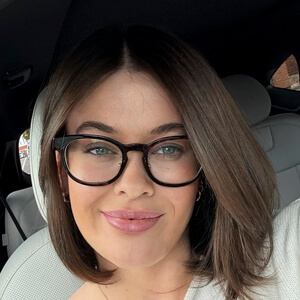 Leah Revelle Headshot 6 of 6