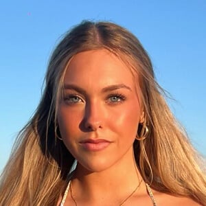 Leahana Steinel Headshot 3 of 6