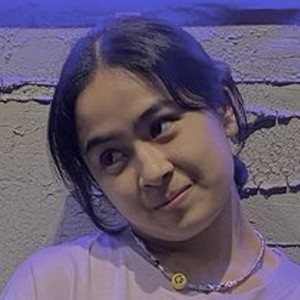 Leana Beatrice Headshot 4 of 5