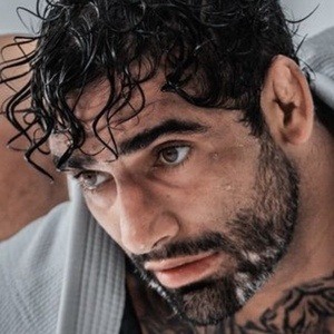 Leandro Lo Headshot 9 of 10