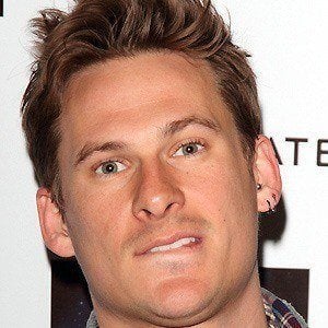 Lee Ryan Headshot 4 of 10