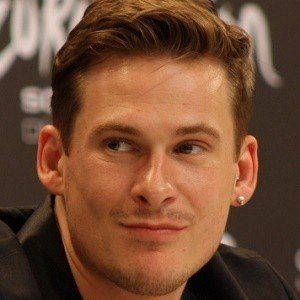 Lee Ryan Headshot 5 of 10