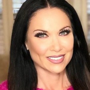 LeeAnne Locken Headshot 4 of 10