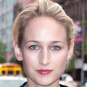 Leelee Sobieski Headshot 6 of 10