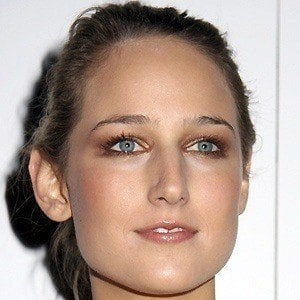 Leelee Sobieski Headshot 7 of 10