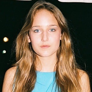 Leelee Sobieski Headshot 10 of 10