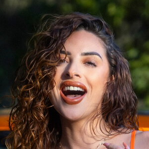 Leenda Lucia Headshot 5 of 6