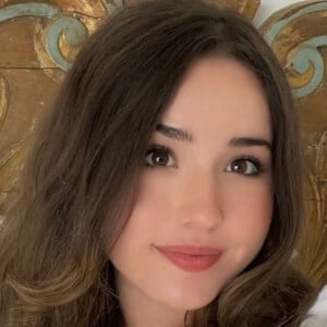 Leila Ponce Headshot 6 of 9