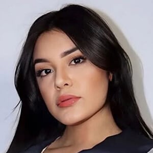 Lena Vera Headshot 3 of 5