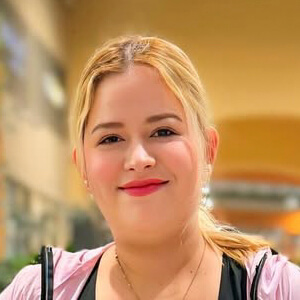 Lenna Ewald Headshot 4 of 6
