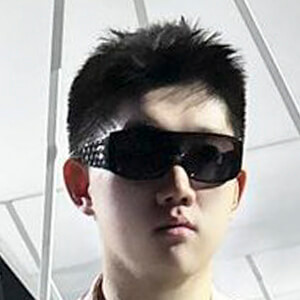 Leo Li Headshot 5 of 5