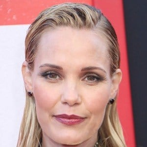 Leslie Bibb Headshot 7 of 9