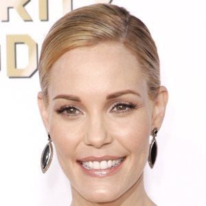 Leslie Bibb Headshot 9 of 9