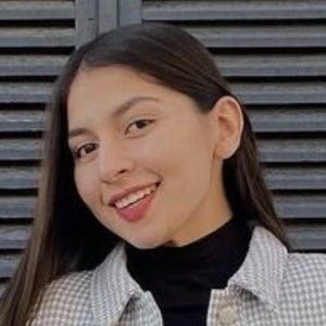 Lesly Ramirez Headshot