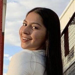 Lesly Ramirez Headshot