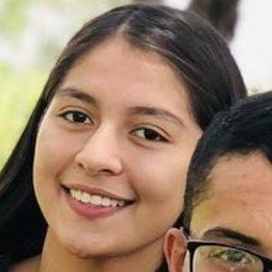 Lesly Ramirez Headshot