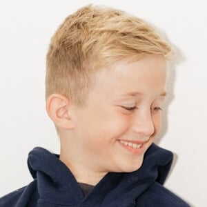 Levi Lewis Headshot 4 of 4