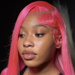 lexdarula Headshot 6 of 7