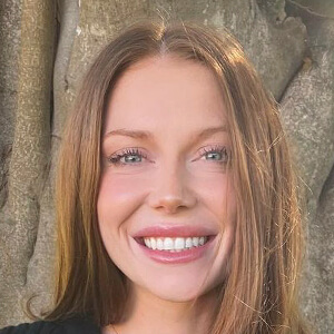 Lexi Buchanan Headshot 4 of 6