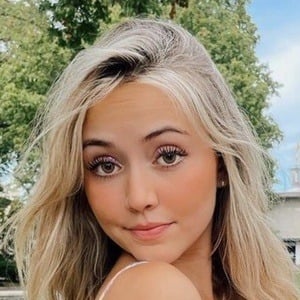 Lexi Paloma Headshot 6 of 10