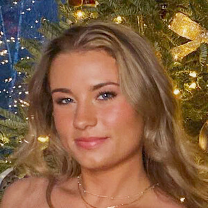 Lexi Shabo Headshot 2 of 3