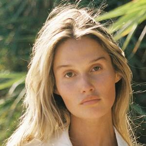 Lexi Sonnett Headshot 4 of 6