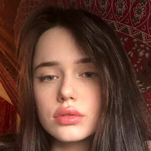 liiias._ - Age, Family, Bio | Famous Birthdays