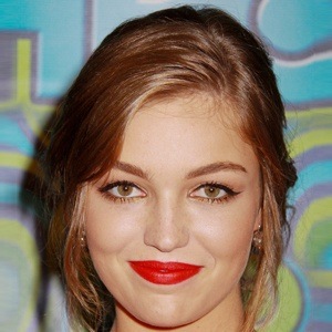 Lili Simmons Headshot 8 of 8