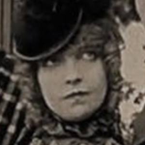 Lillian Gish Headshot 5 of 10