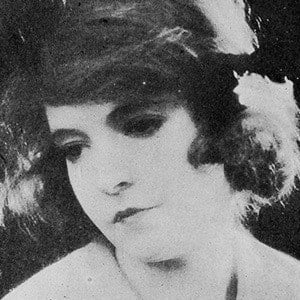 Lillian Gish Headshot 9 of 10