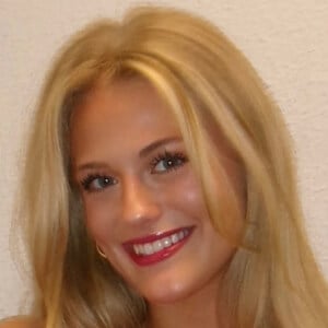 Lilly Tavarez Headshot 2 of 7