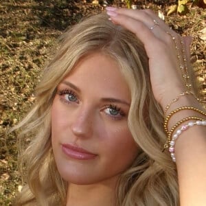 Lilly Tavarez Headshot 3 of 7