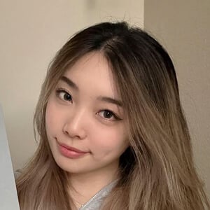 lilyis_ Headshot 17 of 17