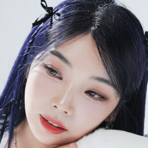 lilyis_ Headshot 10 of 17
