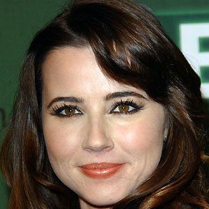 Linda Cardellini at age 33