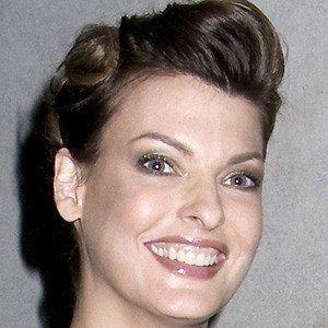 Linda Evangelista Headshot 6 of 10