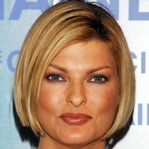 Linda Evangelista at age 42