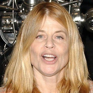 Linda Hamilton - Bio, Family, Trivia | Famous Birthdays