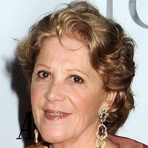 Linda Lavin - Bio, Family, Trivia | Famous Birthdays