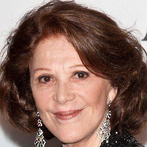 Linda Lavin - Bio, Family, Trivia | Famous Birthdays