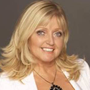 Linda Nolan Headshot 2 of 5