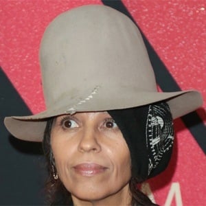 Linda Perry Headshot 8 of 10