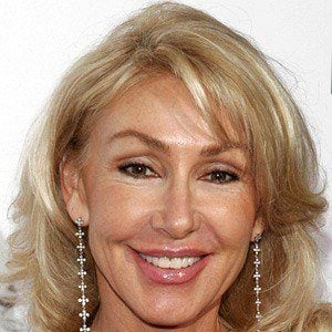 Linda Thompson Headshot 5 of 10