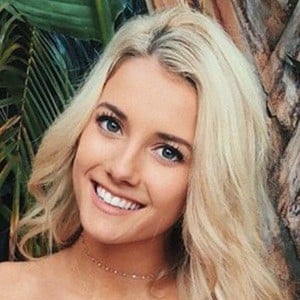 Lindsay Brewer Headshot 2 of 10