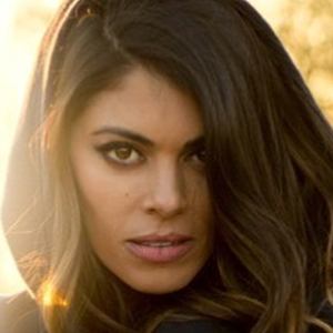 Lindsay Hartley Headshot 3 of 10