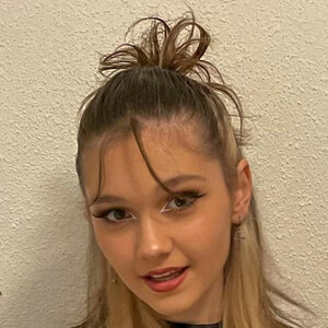 lindsayfaitlastar Headshot