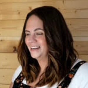 Lindsey Baker Headshot 2 of 2